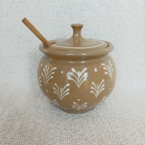 Hartstone USA Tupe and White Sugar Bowl